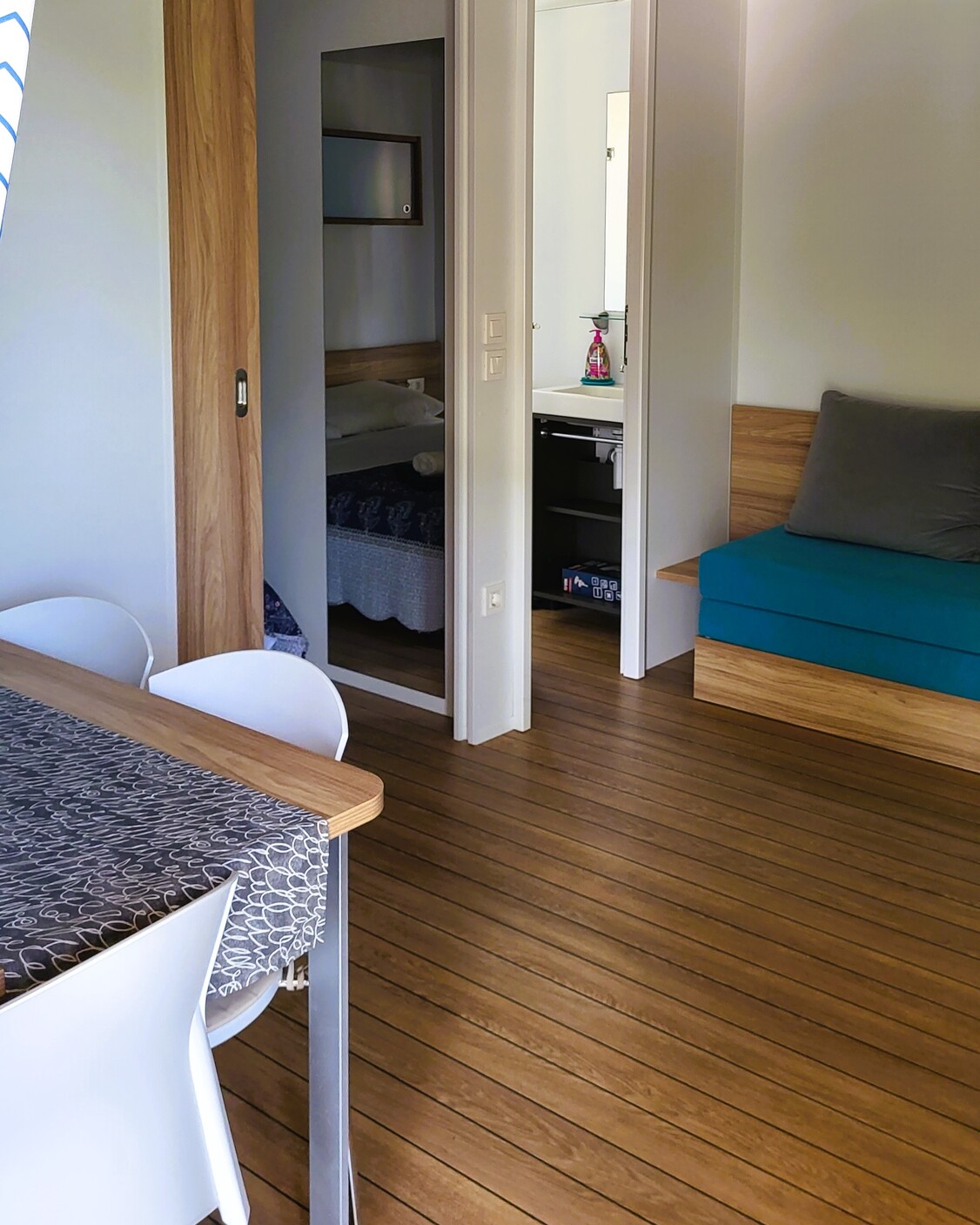 Kućica Plava - unutrašnjost sofa